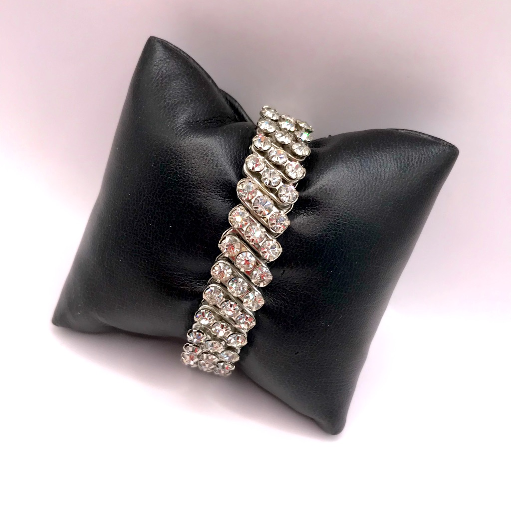 Elegant Silver-Tone Crystal Stretch Expansion Bracelet 23$